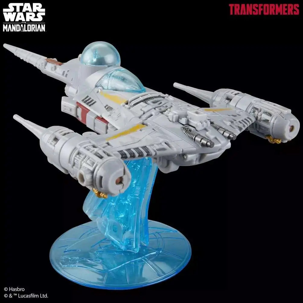 Figura hasbro transformers star wars the mandalorian