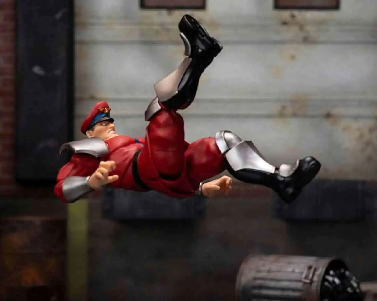 STREET FIGHTER 2 MR BISON 1/12 DELUXE ACTION Figura