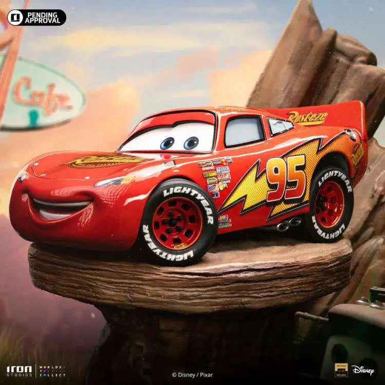 CARS LIGHTNING MCQUEEN + TOW MATER DLX 1/10 ST 1/10 Estatua