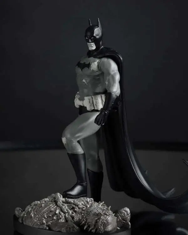 DC Direct Estatua 1/10 Batman by Bjorn Barends (Black White) 18 cm