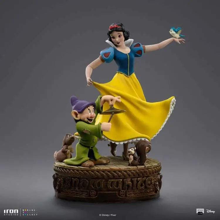DISNEY CLASSIC SNOW WHITE ANDTHE SEVEN DWARVES 1/10 Estatua