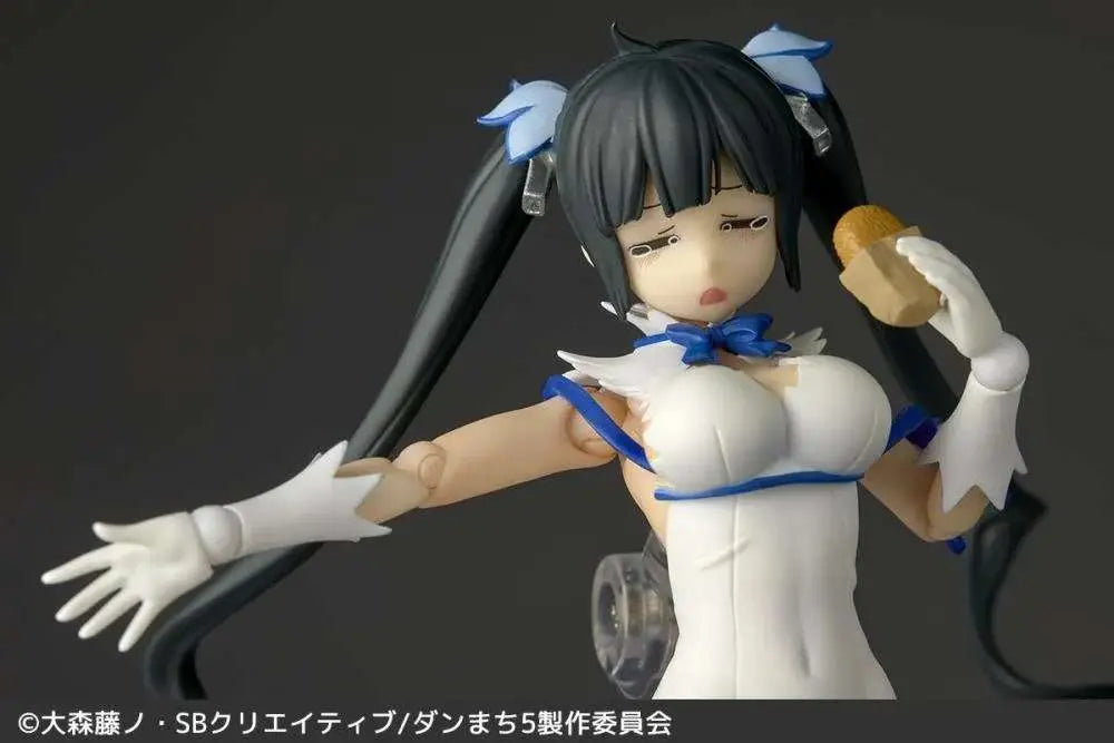 REVOLTECH DANMACHI (IS IT WRONG TO TRY TO PICK UP GIRLS IN A DUNGEON?) HESTIA ACTION Figura