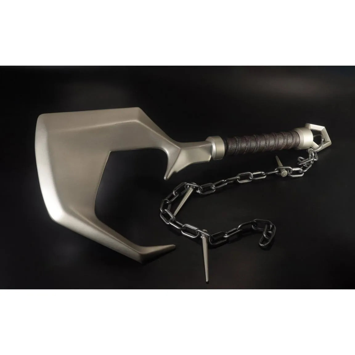 DC Direct Réplica a escala 1/1 Lobos Hook (Supergirl Movie)