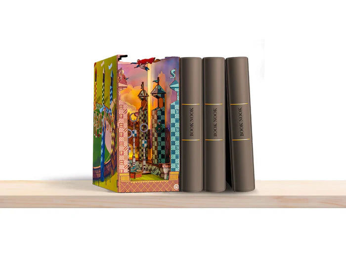 Harry Potter Maqueta Book Nook Tiny Adventures Campo de Quidditch 23 cm