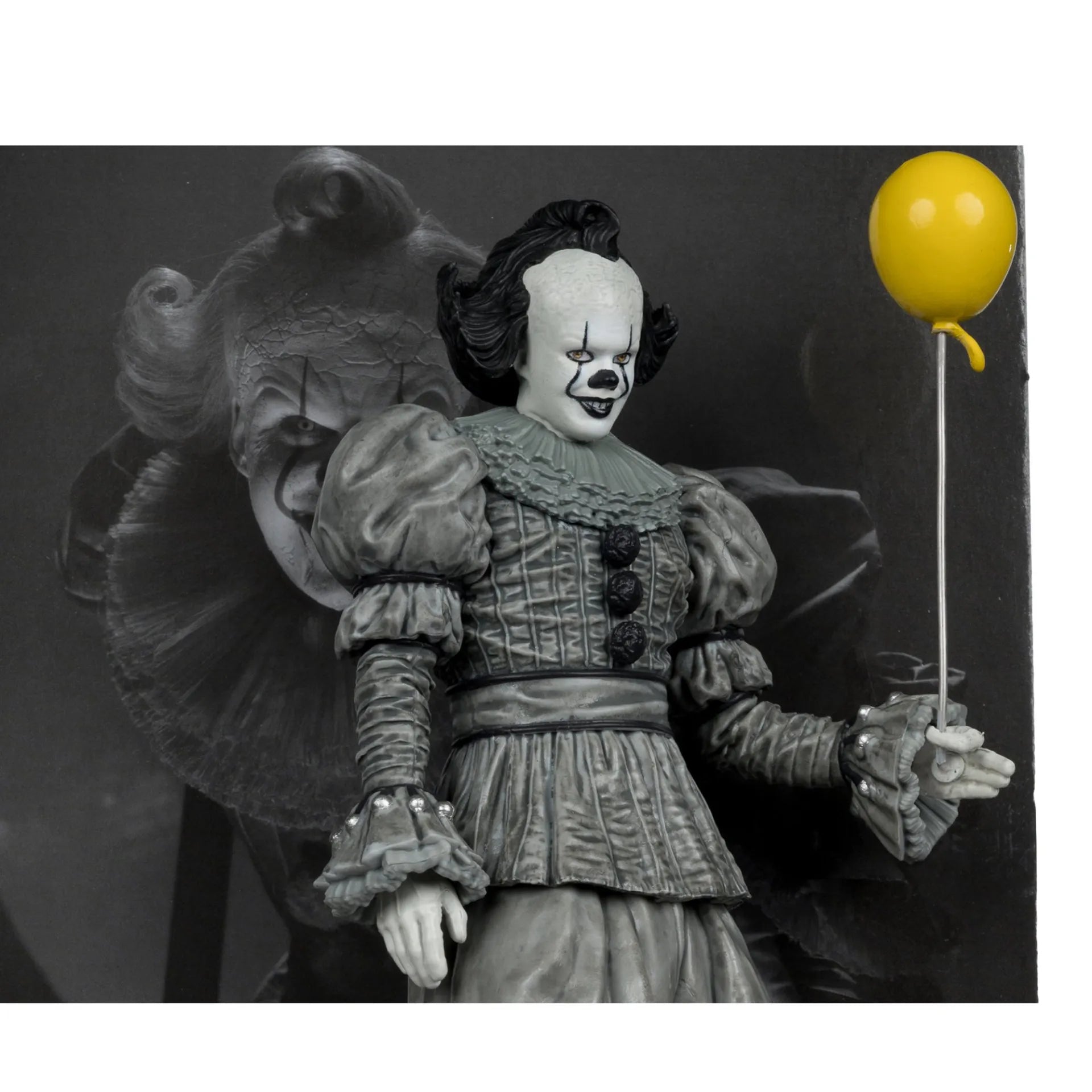 It Welcome to Derry Movie Maniacs Figura Pennywise (Black &amp; White) 16 cm