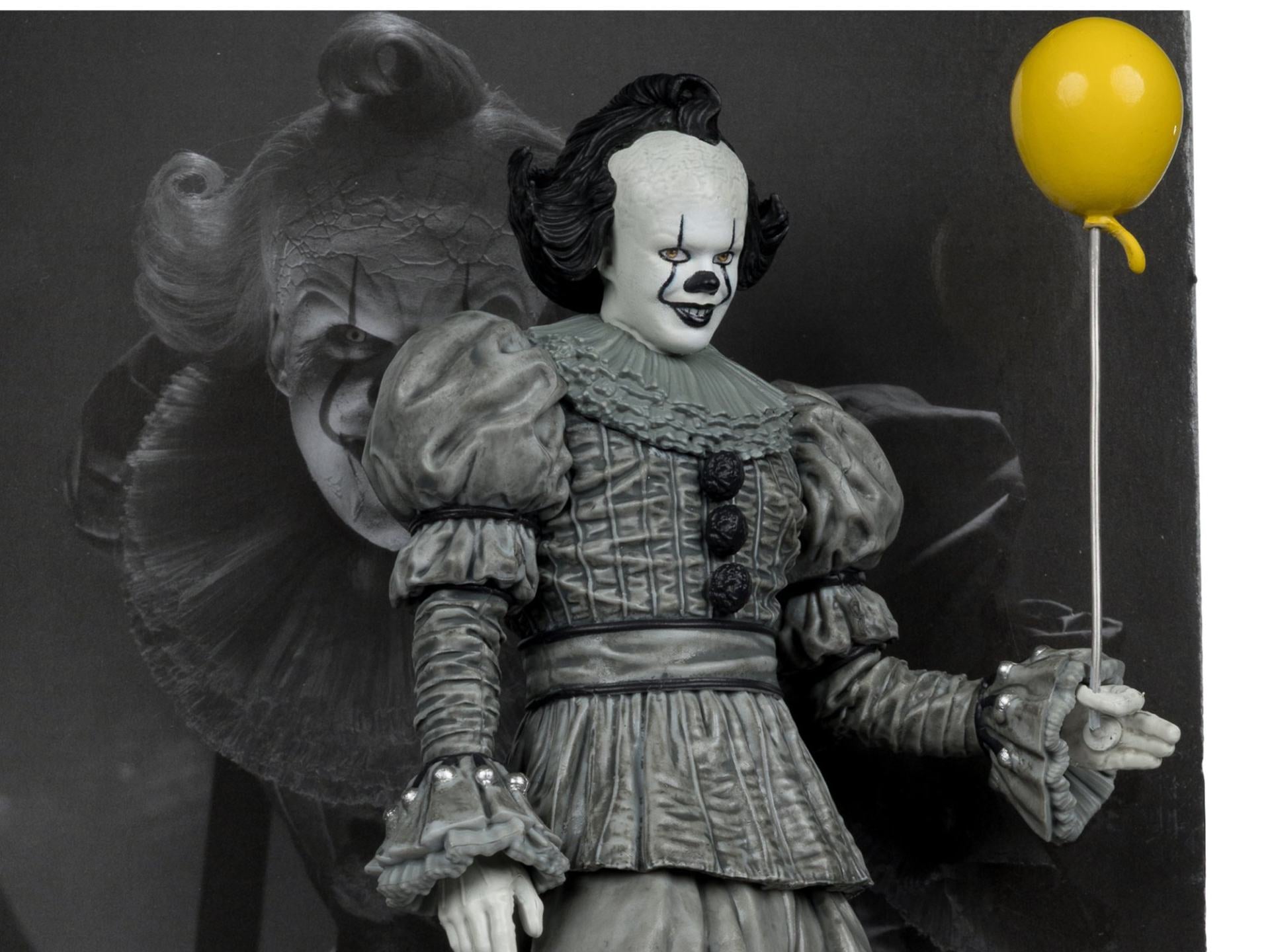 It Welcome to Derry Movie Maniacs Figura Pennywise (Black &amp; White) 16 cm