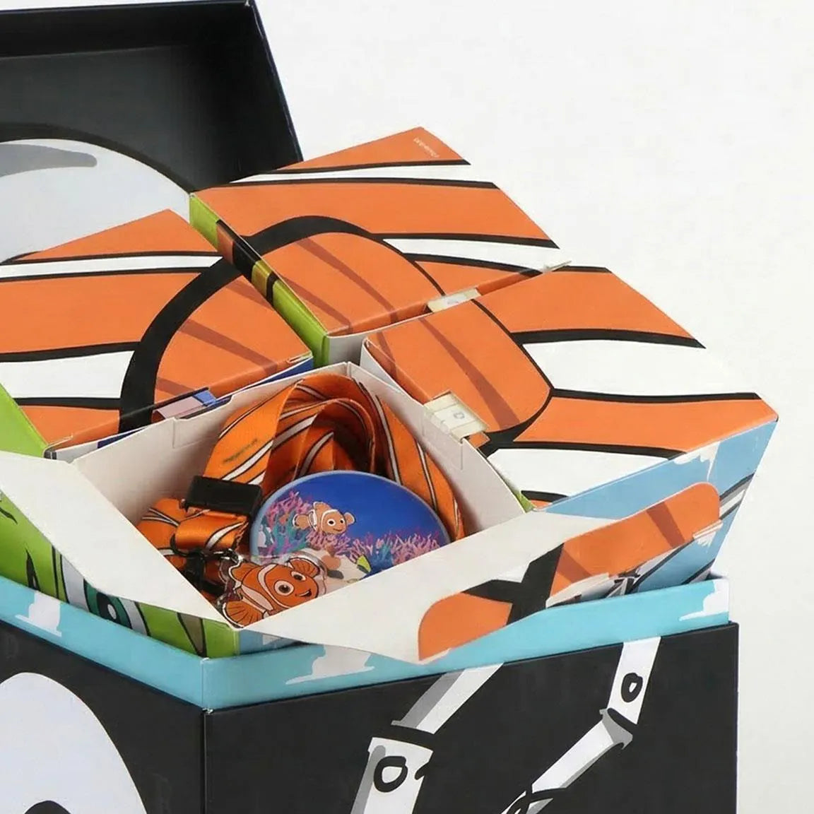 DISNEY PIXAR COLLECTOR GIFT SET