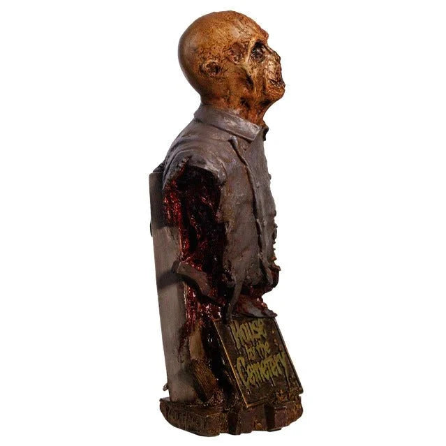 HOUSE BY THE CEMENTERY DR FREUDSTEIN Busto