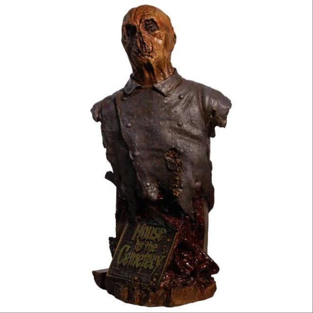 HOUSE BY THE CEMENTERY DR FREUDSTEIN Busto Frikytopia