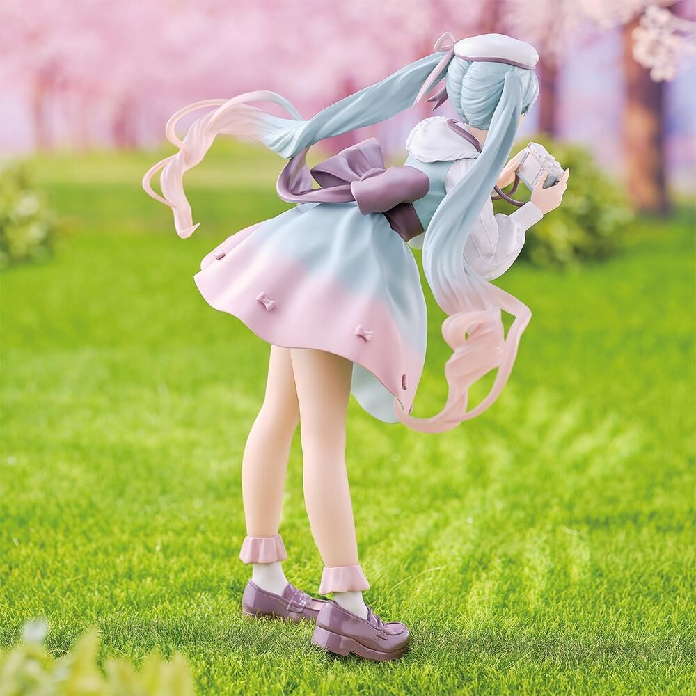 Figura Banpresto Hatsune Miku Holiday Memories Camera 20 cm