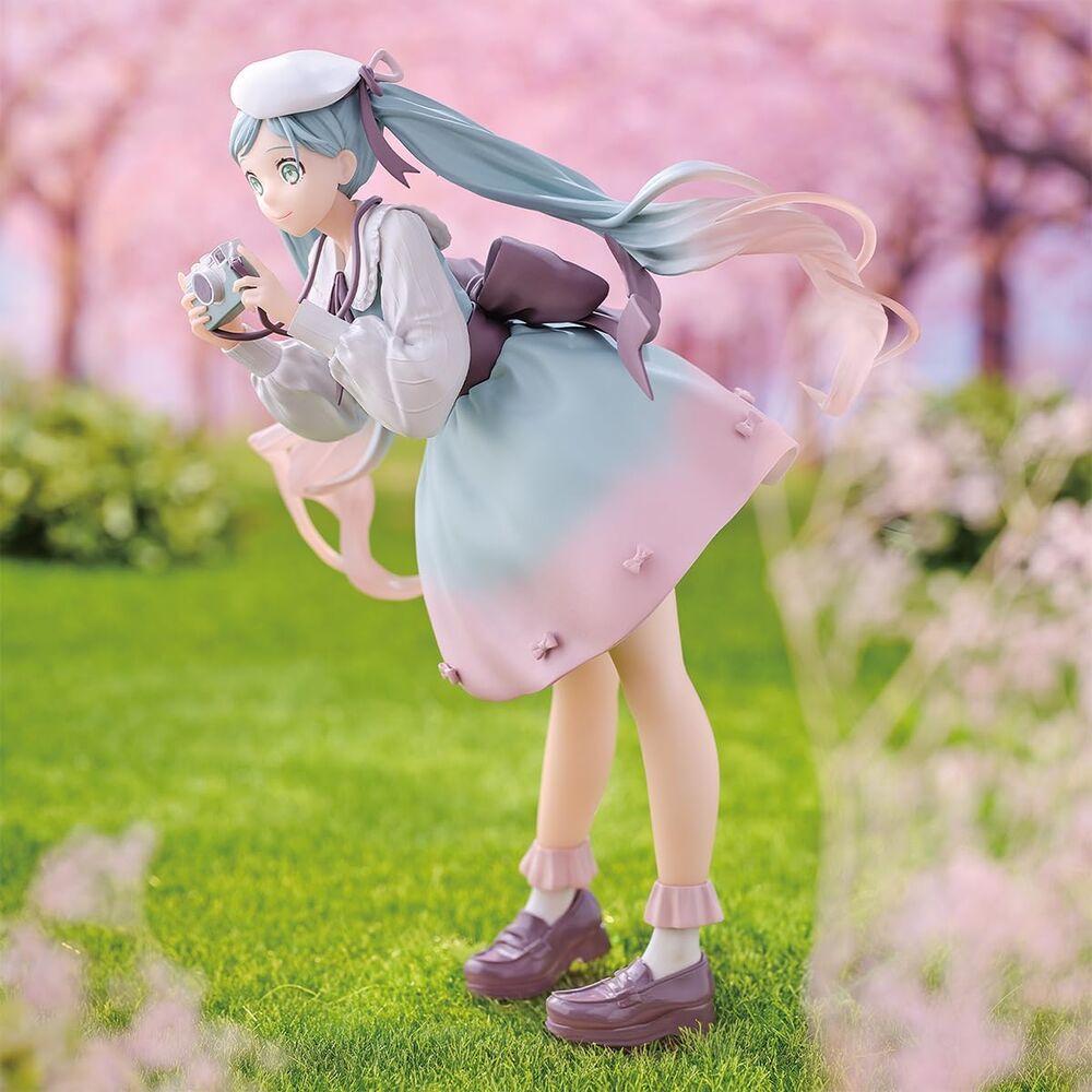 Figura Banpresto Hatsune Miku Holiday Memories Camera 20 cm