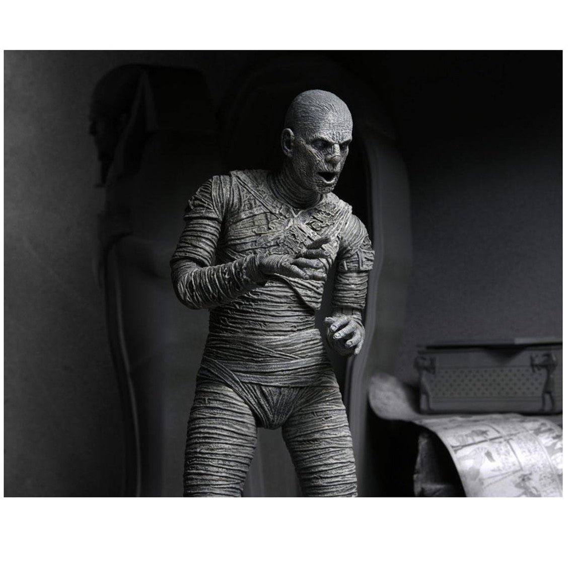 Figura neca ultimate mummy (black &white) 18 cm universal monsters scale action figure Frikytopia