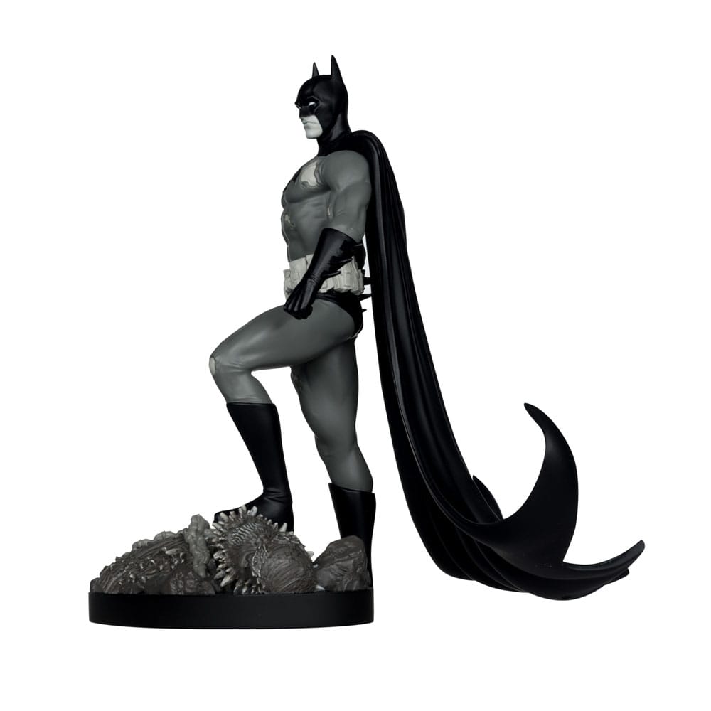 DC Direct Estatua 1/10 Batman By Bjorn Barends (Black White) 18 cm