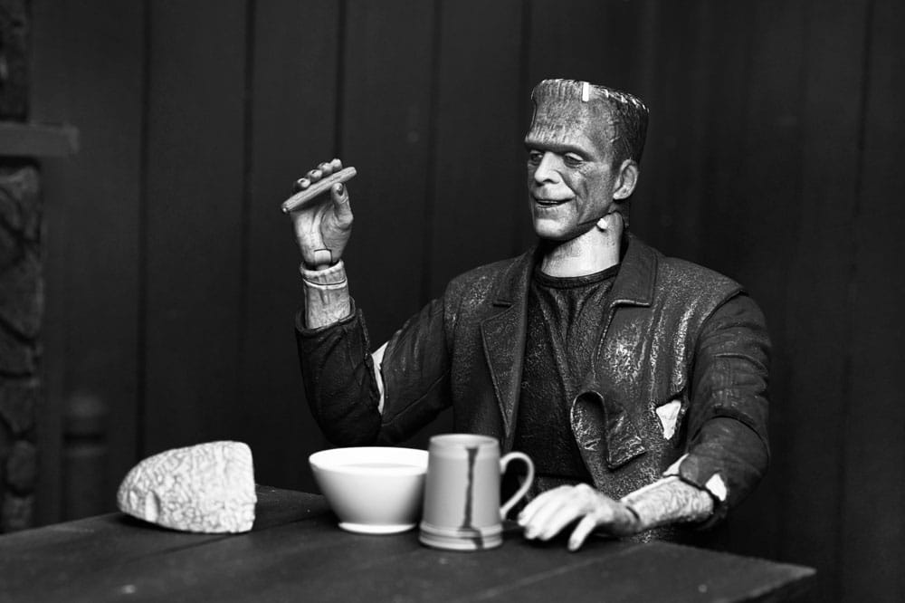 Universal Monsters Figura Ultimate Frankenstein's Monster (Bride of Frankenstein) (B&W) 18 cm
