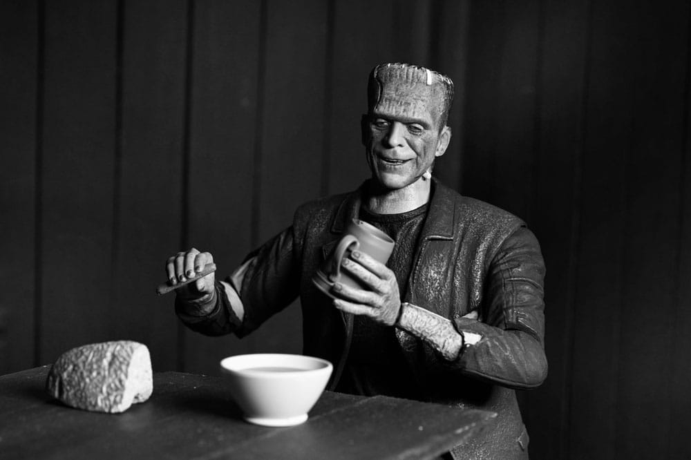 Universal Monsters Figura Ultimate Frankenstein's Monster (Bride of Frankenstein) (B&W) 18 cm