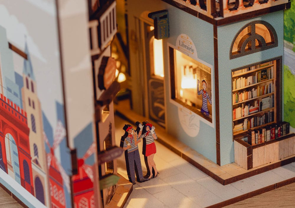 Paris Maqueta Book Nook Tiny Adventures 23 cm