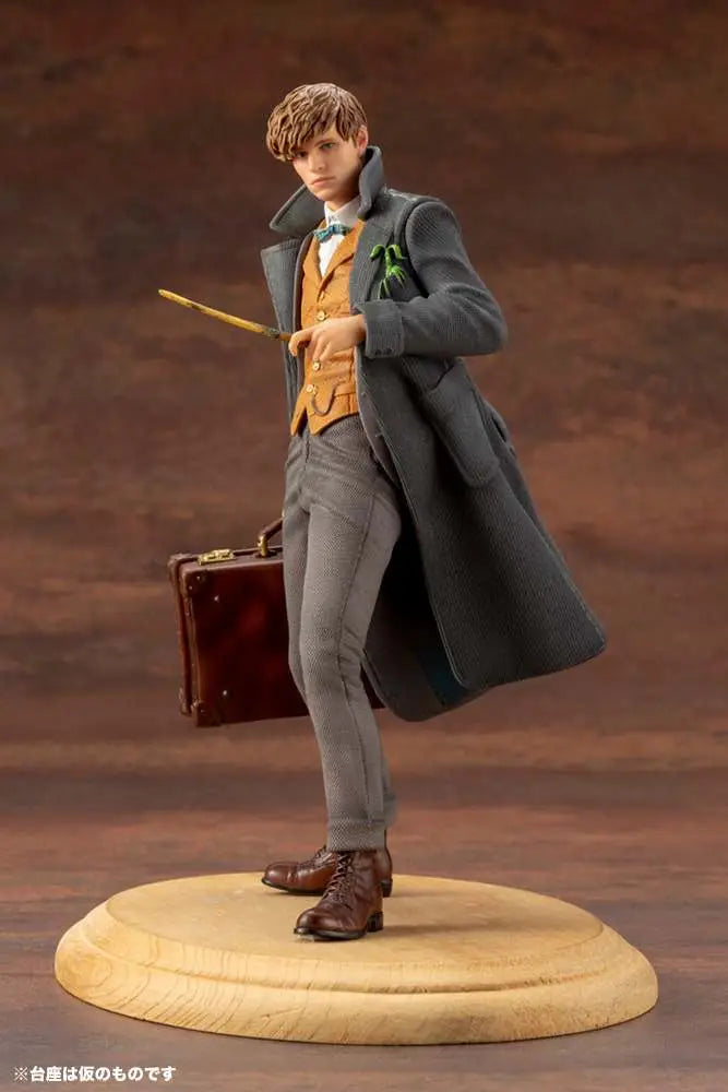 FB CRIMES GRINDELWALD SCAMANDER ARTFX+ Frikytopia