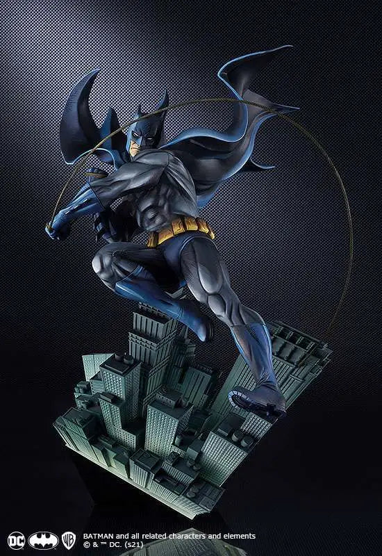 ART RESPECT BATMAN STATUE Frikytopia