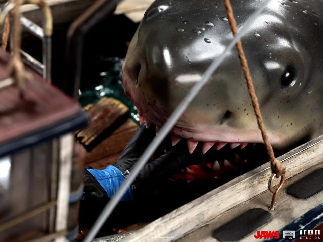 Tiburón Estatua 1/20 Demi Art Scale Jaws Attack 104 cm