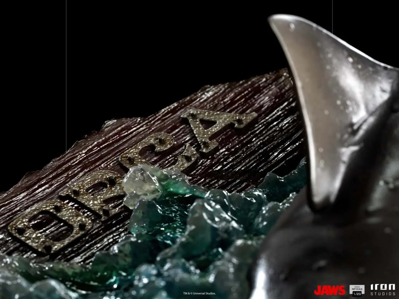 Tiburón Estatua 1/20 Demi Art Scale Jaws Attack 104 cm