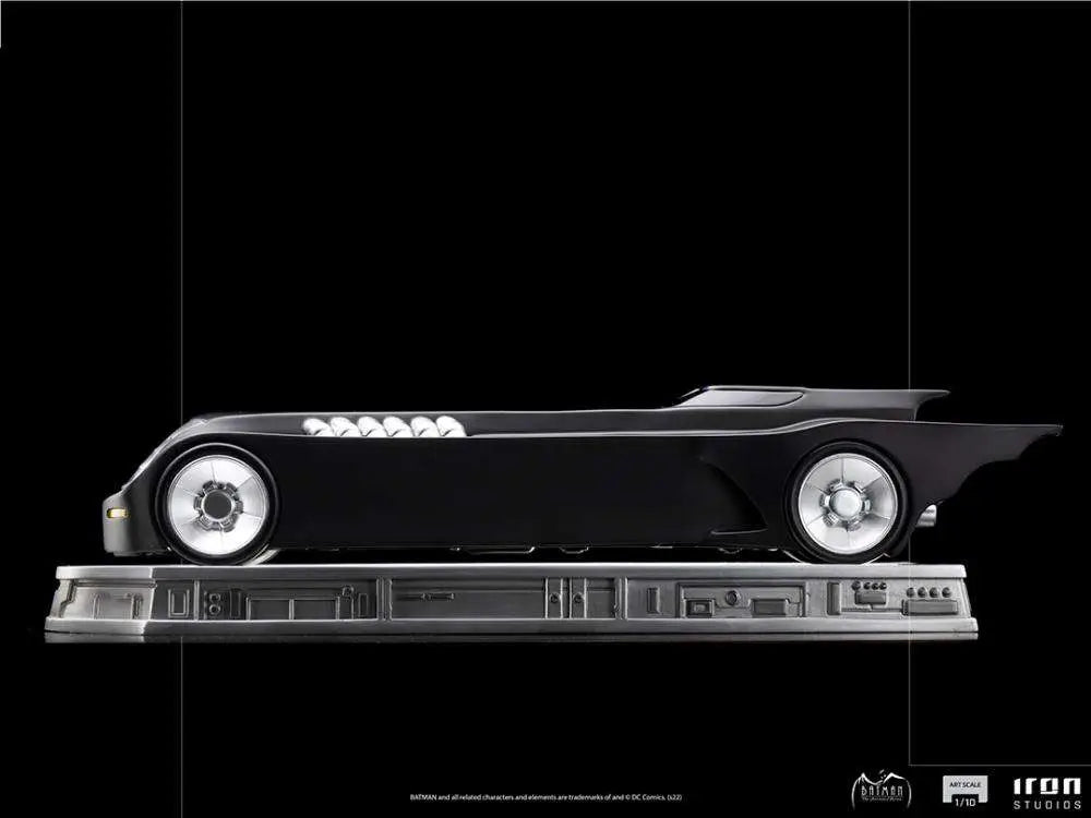 BATMAN TAS BATMOBILE 1/10 STATUE