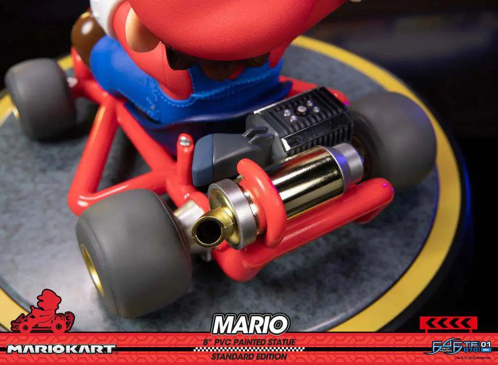 MARIO KART MARIO PVC PAINTED Estatua