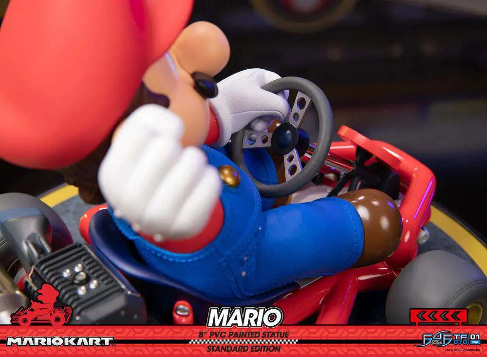 MARIO KART MARIO PVC PAINTED Estatua