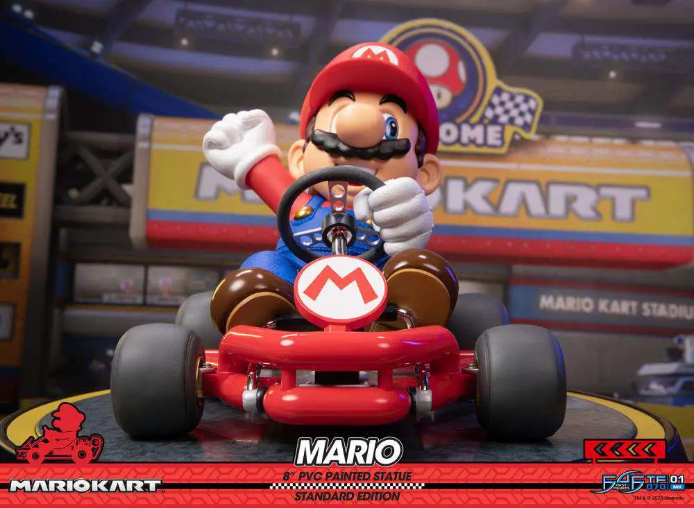 MARIO KART MARIO PVC PAINTED Estatua