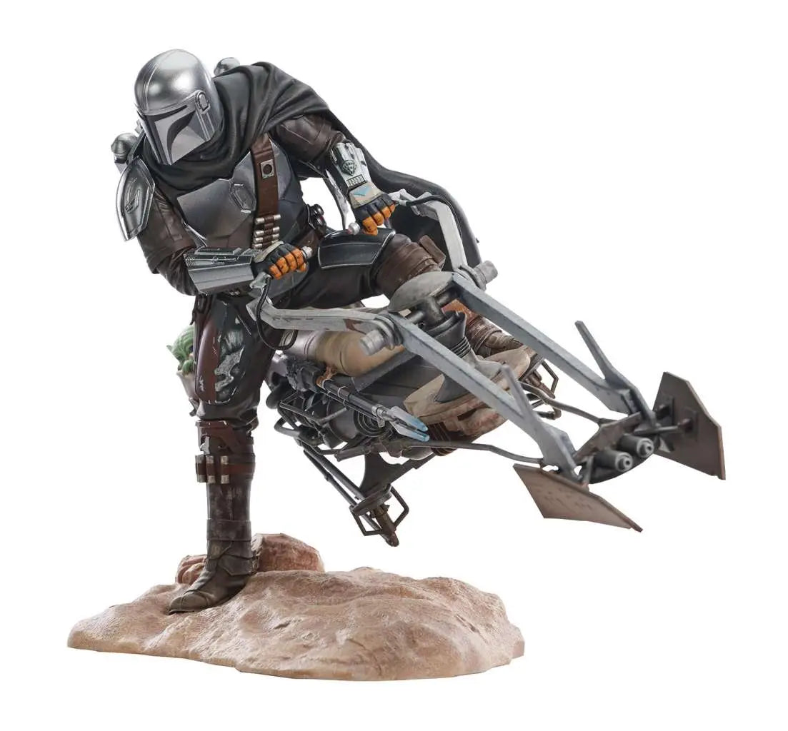 Figura diamond collection star wars: the mandalorian premier collection din djarin en moto speeder 23cm