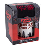Set taza y calcetines paladone stranger things logo
