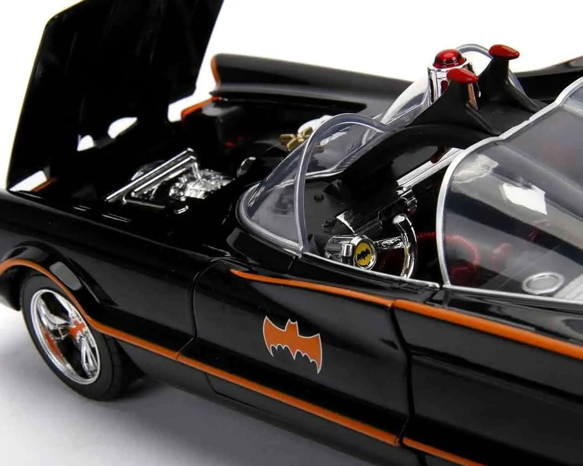 BATMAN 1966 BATMOBILE BATMAN & ROBIN DIE CAST MODEL 1/18 LIMITED EDITION