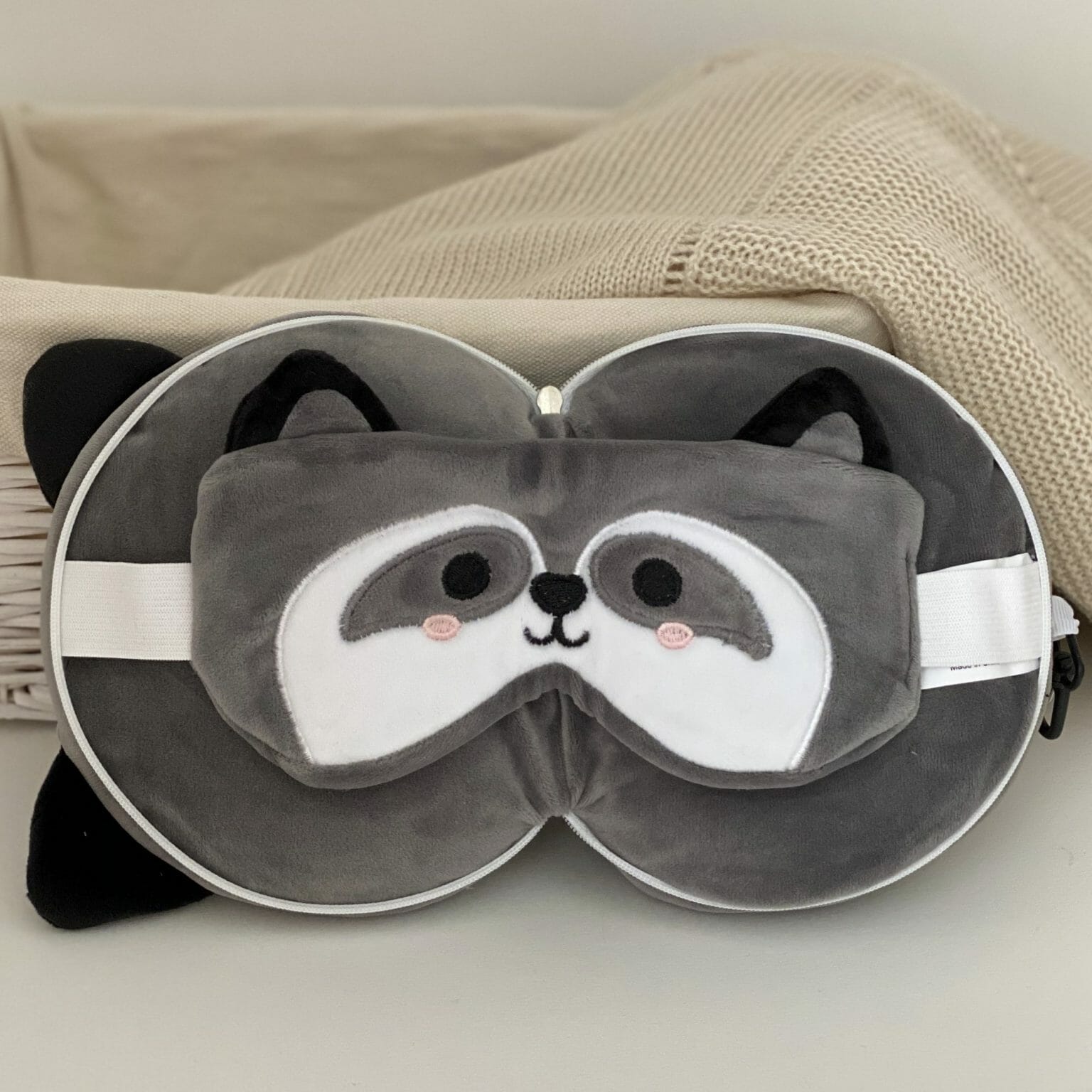 Almohada viaje antifaz Mapache Relaxeazzz