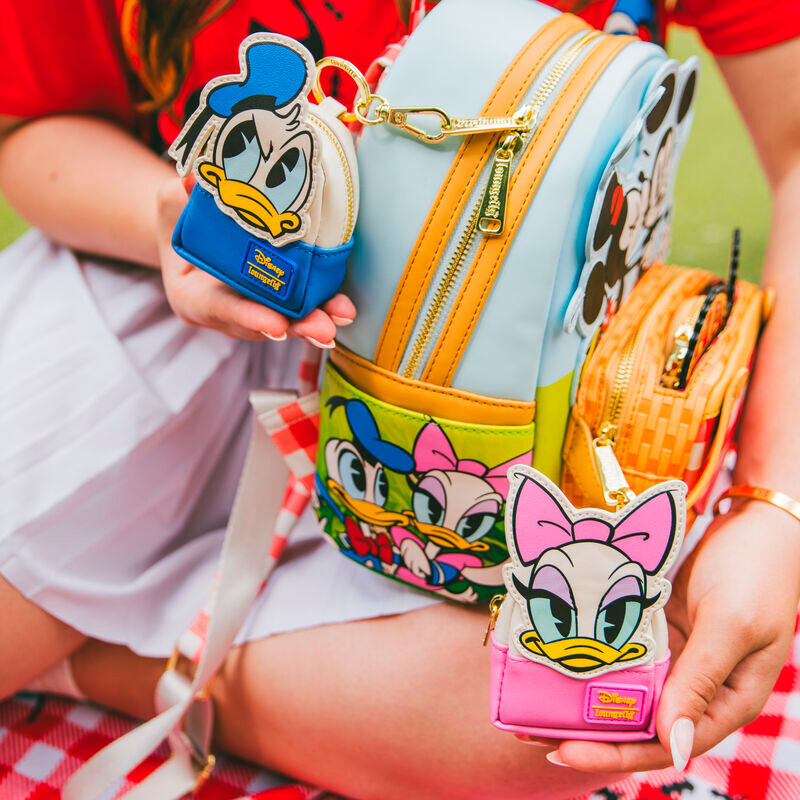 Mickey and Friends by Loungefly encantos del bolso Mystery Box Expositor (15)