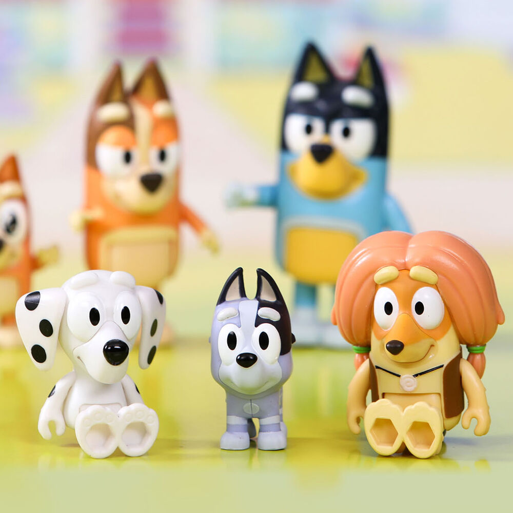 Bluey: Family & Friends 8 Piece Figure Set