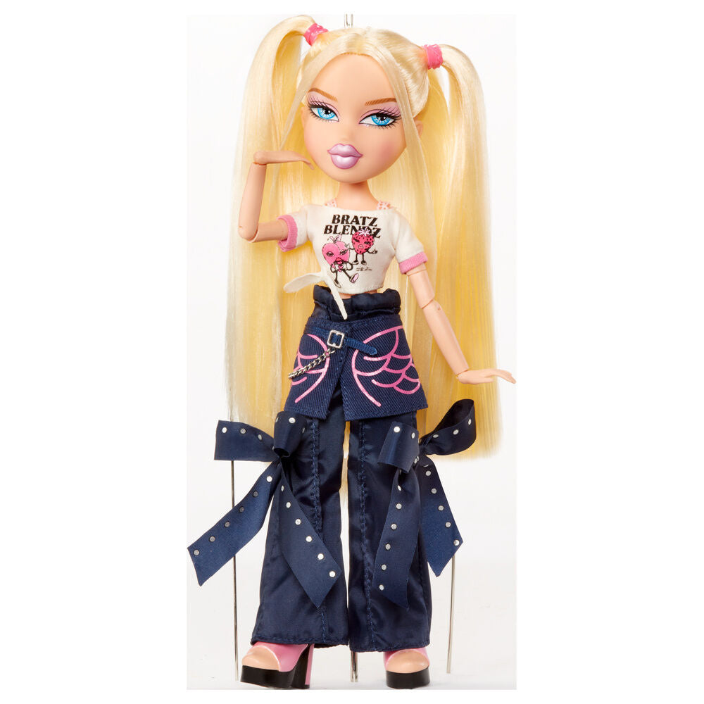 Muñeca Cloe + Camiseta Stylin Bratz