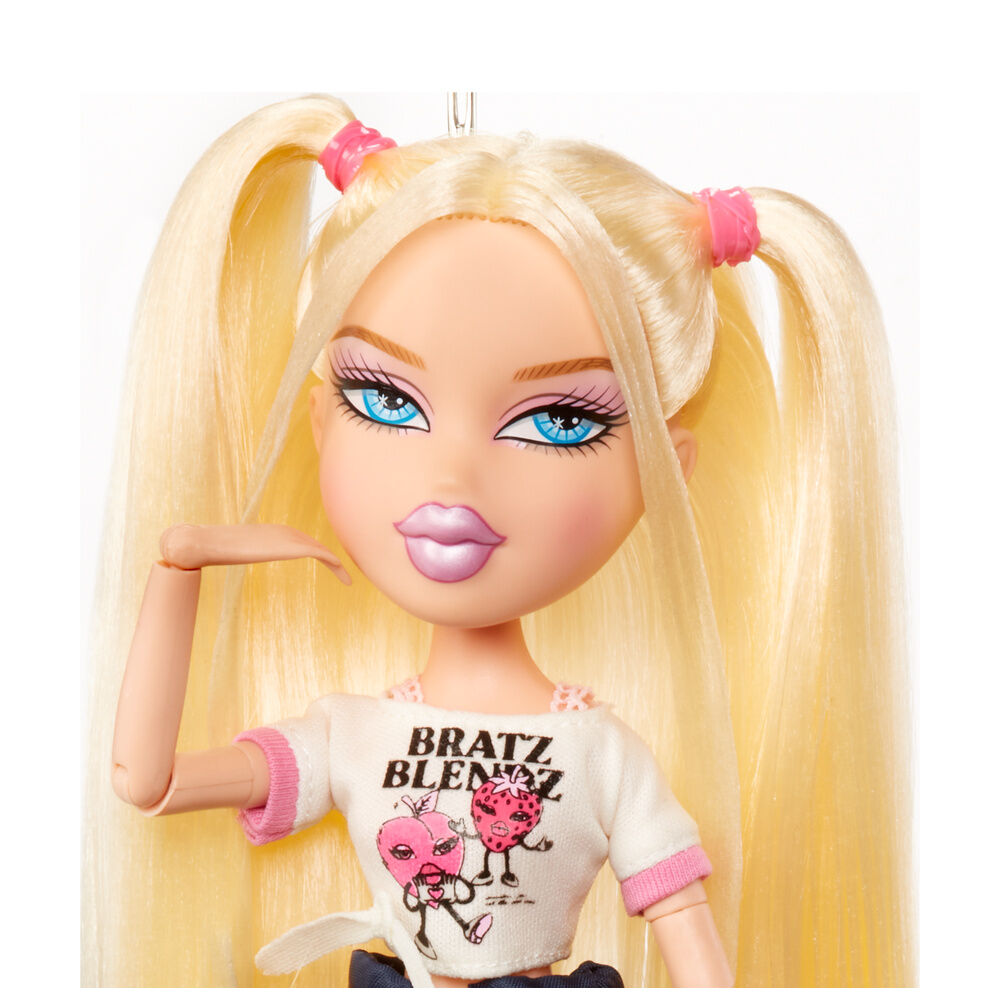 Muñeca Cloe + Camiseta Stylin Bratz