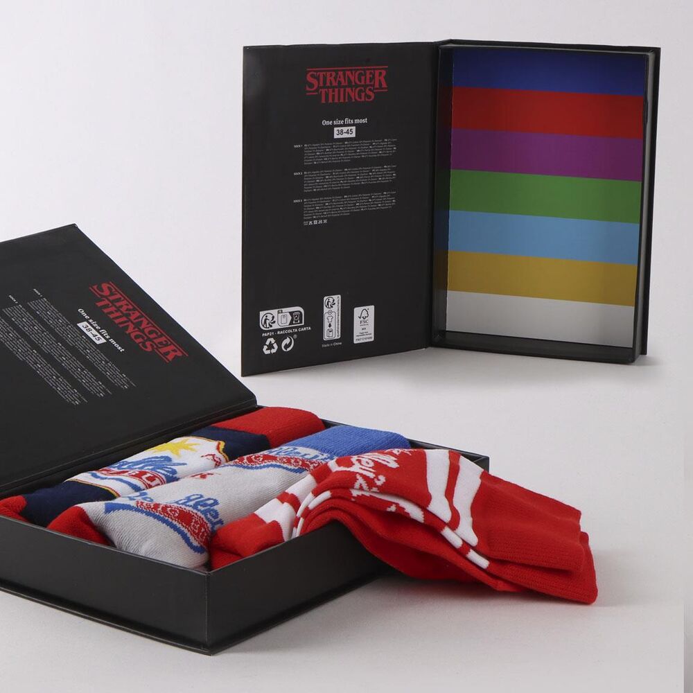 Stranger Things Pack de 3 Pares de calcetines 38-45 Bradley´s Big Buy
