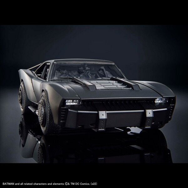 BATMAN NEW BATMOBILE 1/35 MODEL KIT
