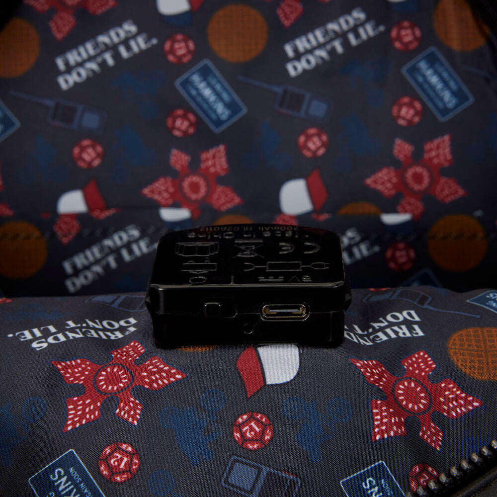 Mochila 10th Anniversary Stranger Things Loungefly 26cm