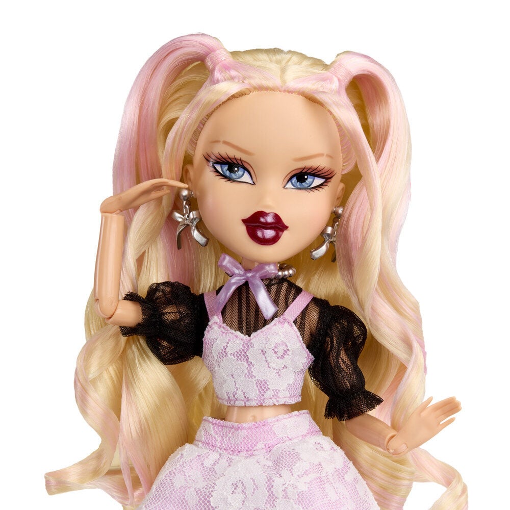 Muñeca Cloe + Camiseta Birthday Stylin Bratz
