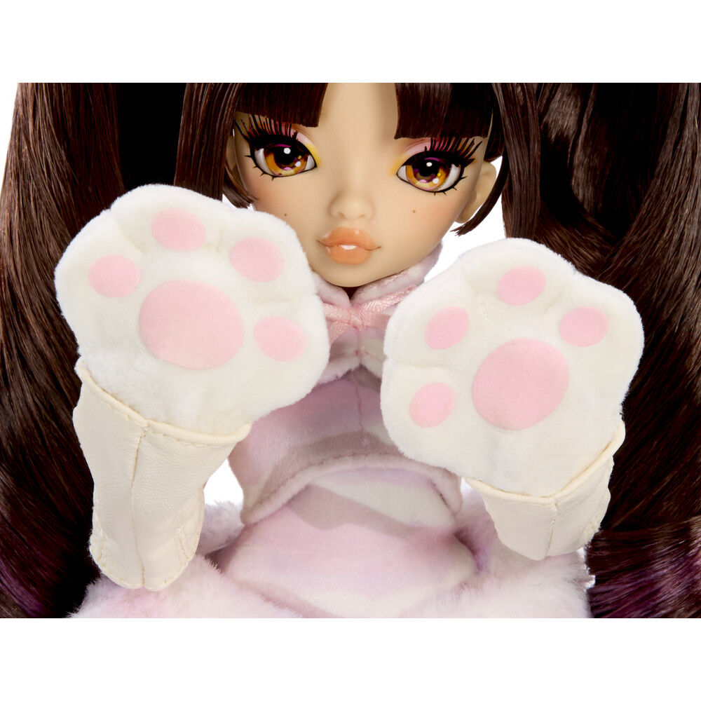 Muñeca Akiko Kittyama Cozy MirrorMi
