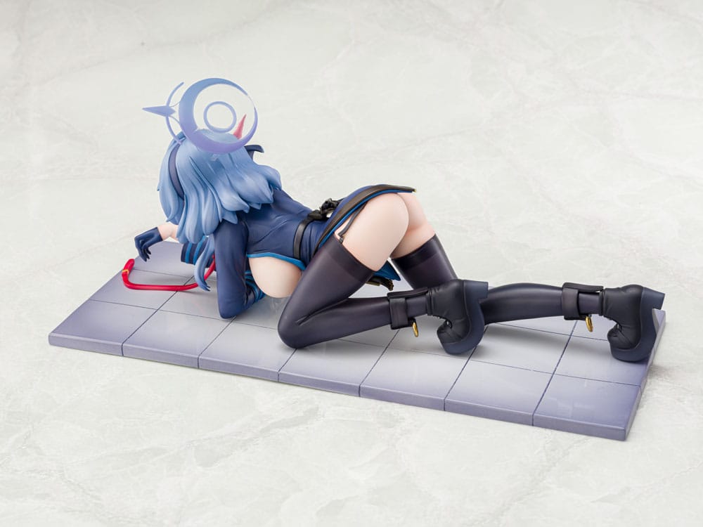 Blue Archive Estatua PVC 1/7 Ako Memorial Lobby Ver. 23 cm