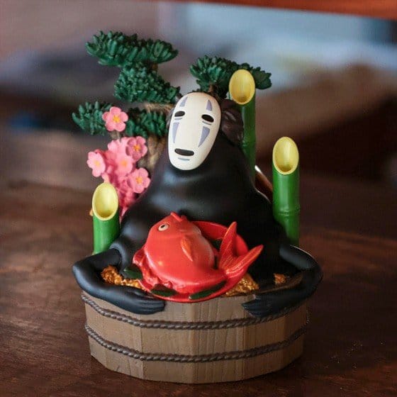 El viaje de Chihiro Diorama No Face Golden bucket & bamboos Frikytopia