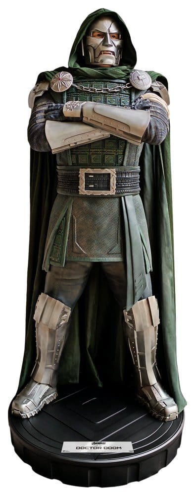Marvel Avengers: Doomsday Estatua tamaño real Doctor Doom 198 cm Frikytopia