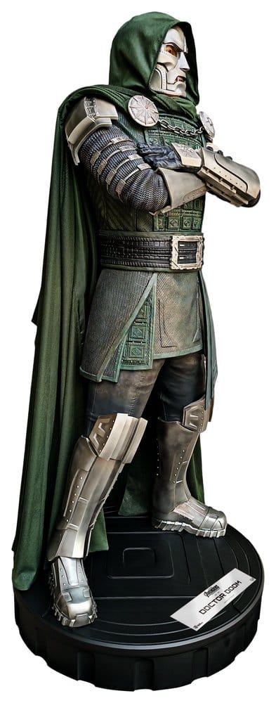 Marvel Avengers: Doomsday Estatua tamaño real Doctor Doom 198 cm
