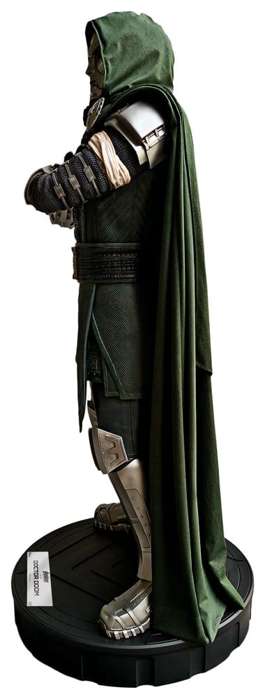 Marvel Avengers: Doomsday Estatua tamaño real Doctor Doom 198 cm