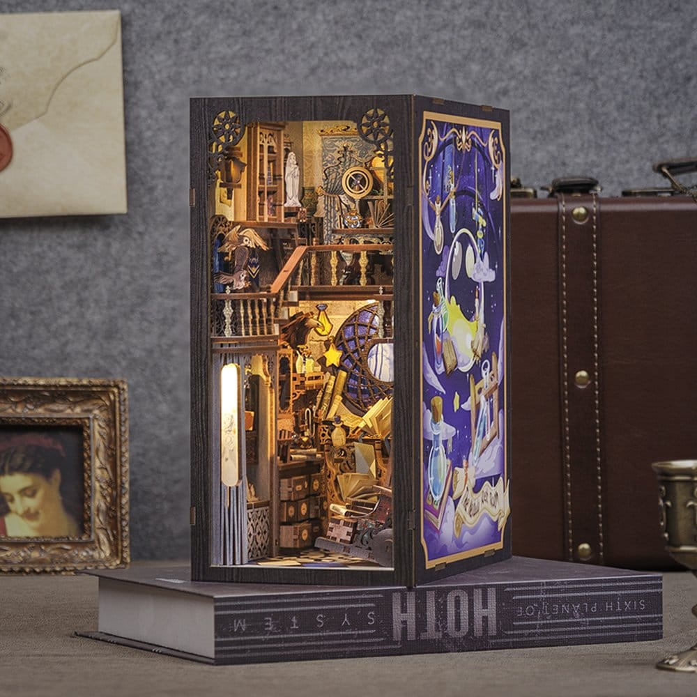 Maqueta Book Nook Nebula Common Room 23 x 11 cm