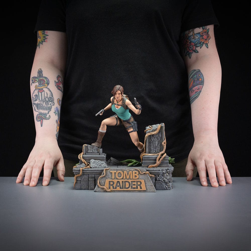 Tomb Raider Estatua PVC Lara Croft 24 cm