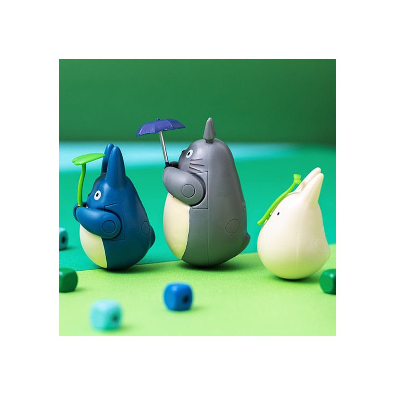 Mi vecino Totoro Figura de fondo redondo Mid Totoro with leaf 6 cm