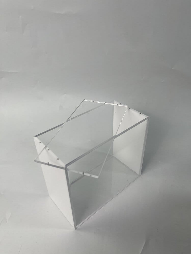 Evoretro Vitrina de Acrílico Magnética para ETB con Lados de Colores - Blanco